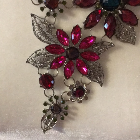 Necklace - Picture 2 of 5